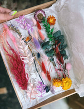 Load image into Gallery viewer, Dried Flower Offcuts