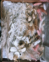 Load image into Gallery viewer, Dried Flower Offcuts