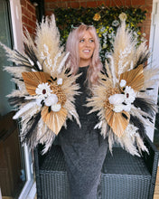 Load image into Gallery viewer, Pampas wings