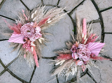 Load image into Gallery viewer, Double Dried & Artificial Flower Spread