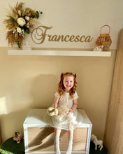 Load image into Gallery viewer, Single Dried & Artificial Flower Spread