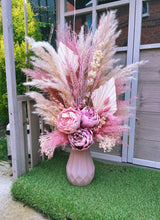 Load image into Gallery viewer, Pampas bouquet vase displays