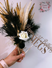 Load image into Gallery viewer, Dried flower cake topper
