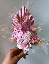 Load image into Gallery viewer, Dried flower cake topper