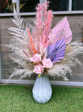 Load image into Gallery viewer, Pampas bouquet vase displays