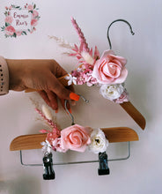 Load image into Gallery viewer, Floral Hangers