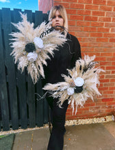 Load image into Gallery viewer, Single Dried & Artificial Flower Spread