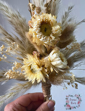Load image into Gallery viewer, Dried flower cake topper