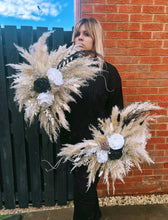 Load image into Gallery viewer, Double Dried & Artificial Flower Spread