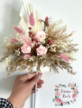 Load image into Gallery viewer, Dried flower cake topper