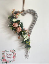 Load image into Gallery viewer, Door wreaths