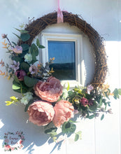 Load image into Gallery viewer, Door wreaths
