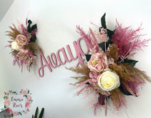 Load image into Gallery viewer, Double Dried &amp; Artificial Flower Spread
