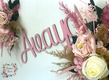 Load image into Gallery viewer, Double Dried &amp; Artificial Flower Spread
